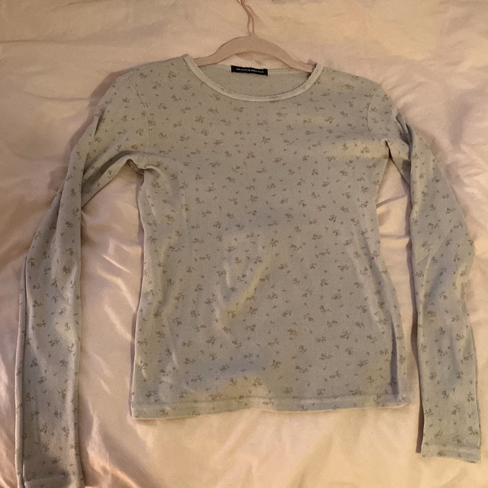 Brandy Melville long sleeve top-flower print-one size-NEVER WORN RIPPED TAG OFF!